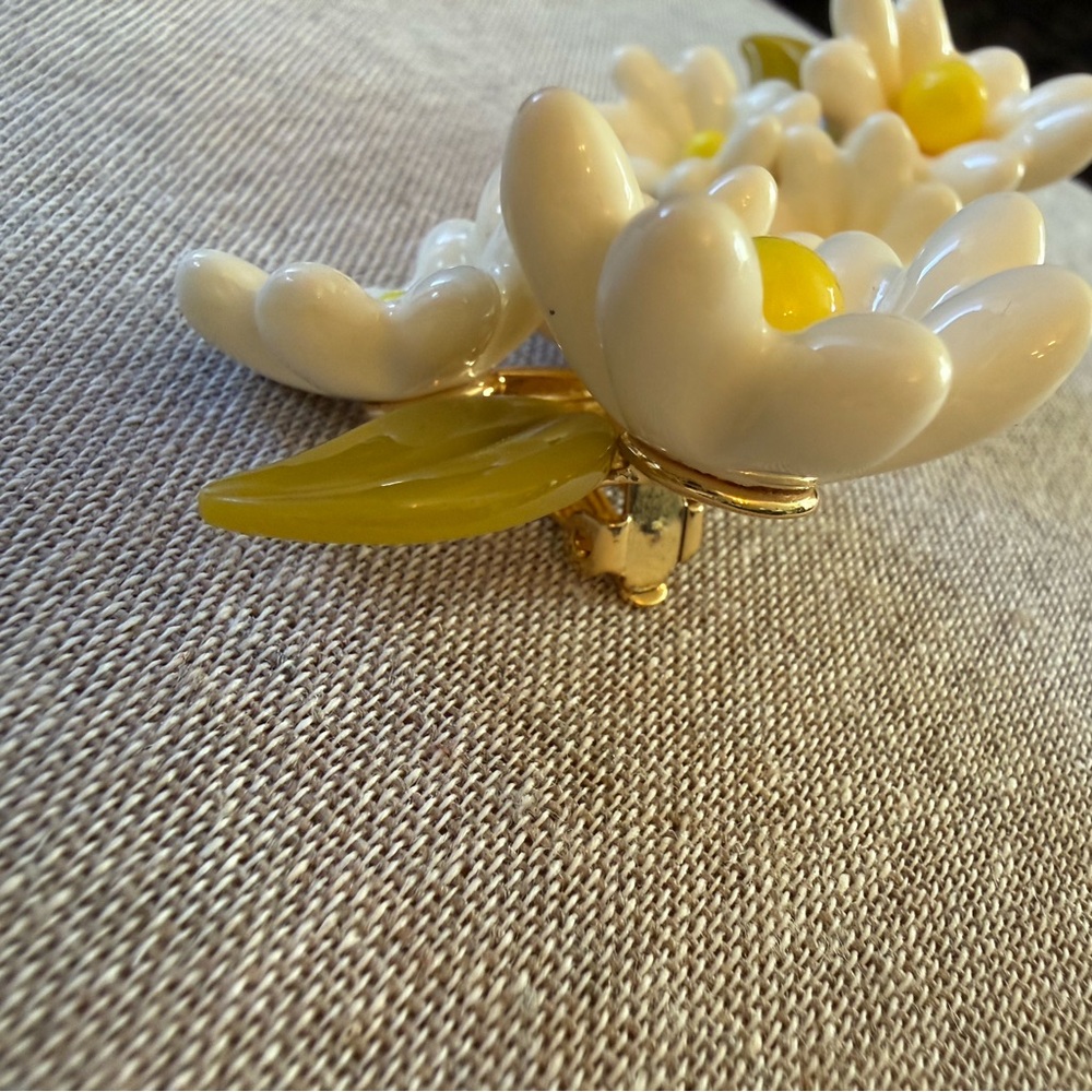 Lele Sadoughi White and Yellow Daisy Cluster Earrings - Picture 7 of 9